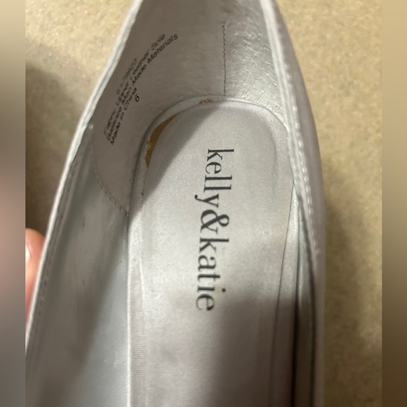 Kelly And Katie Heels Women’s Size 6 Silver Ruffle Kk Dahlia - Picture 9 of 9